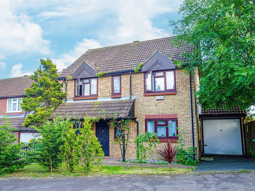 4 bed detached house for sale in Glyndebourne Gardens, St. LeonardsOn