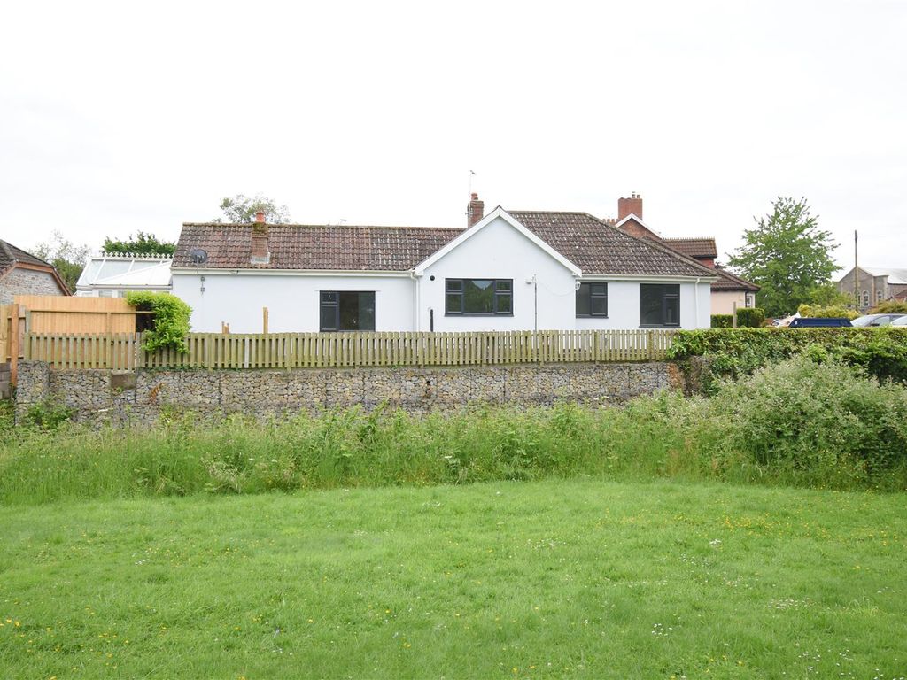 3 bed detached bungalow to rent in Tower Road South, Warmley, Bristol