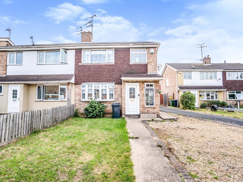 3 bed semidetached house for sale in Shire Close, Braunstone Town LE3