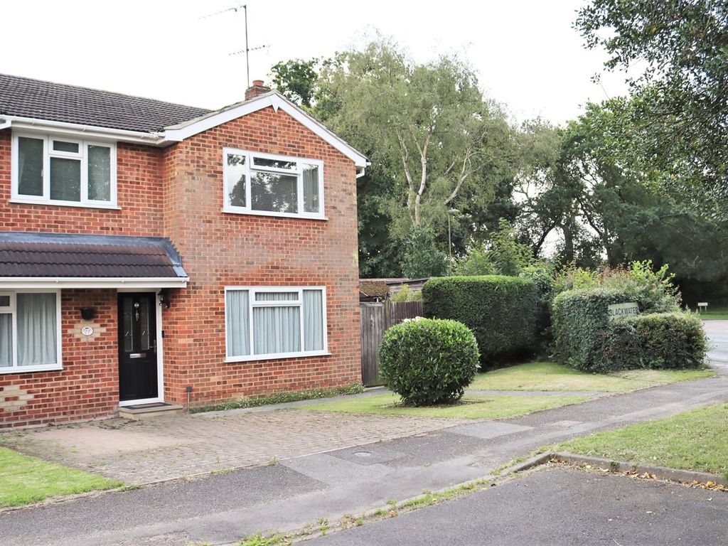 4 bed end terrace house for sale in Clanfield Ride, Blackwater