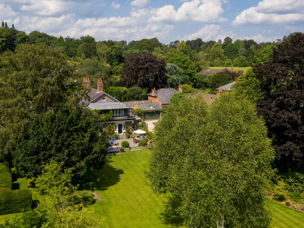 6 bed detached house for sale in Donnington, Newbury, Berkshire RG14