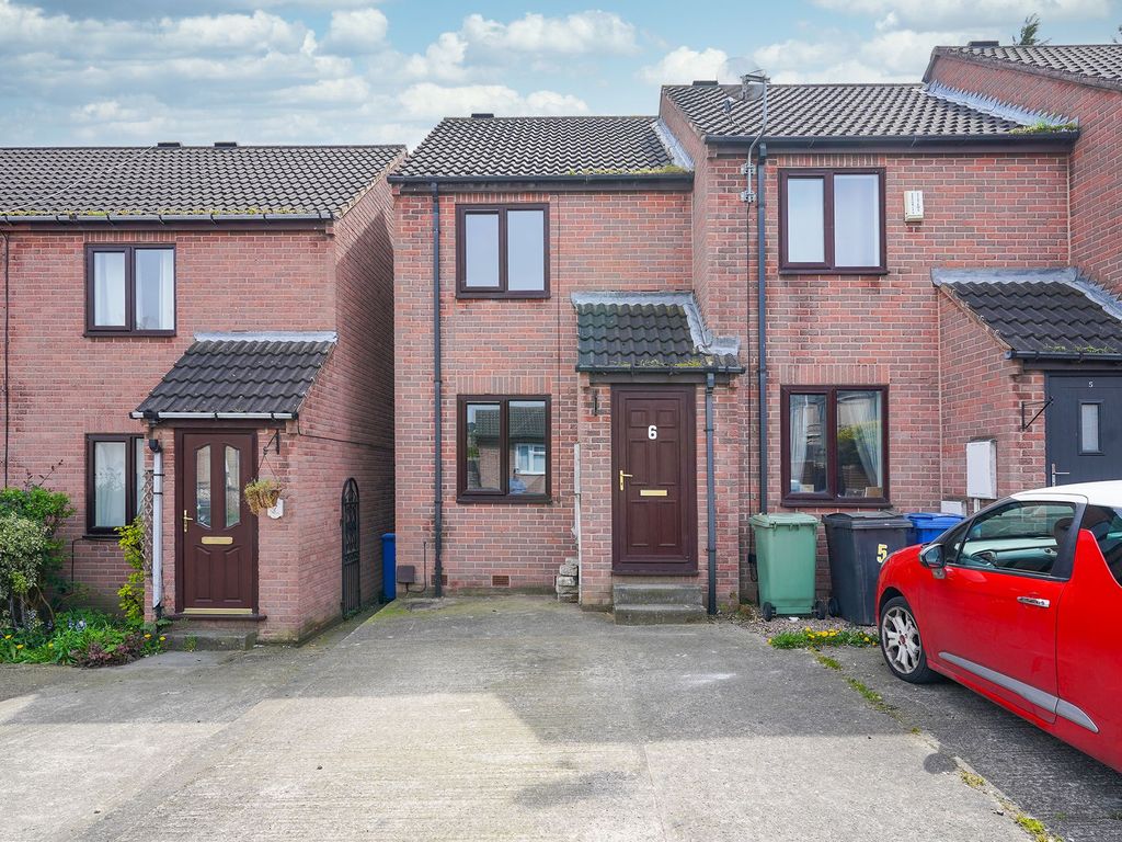 2 bed end terrace house to rent in Devonshire Road North, New