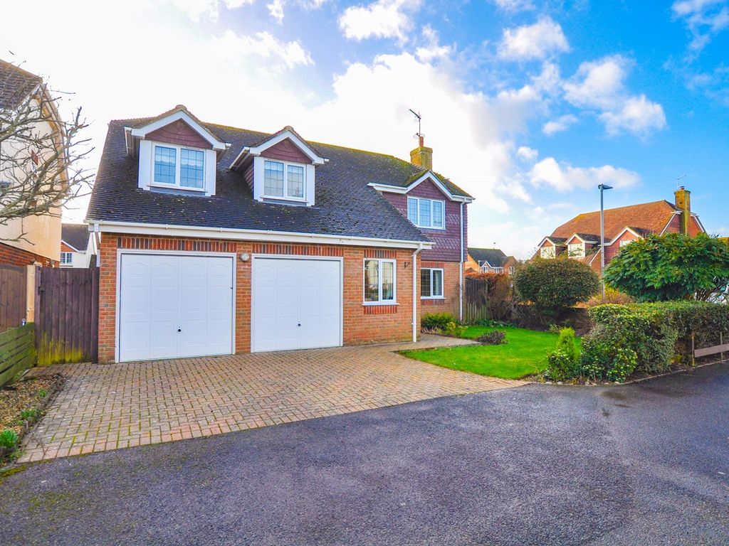 4 bed detached house for sale in Railway Drive, Sturminster Marshall