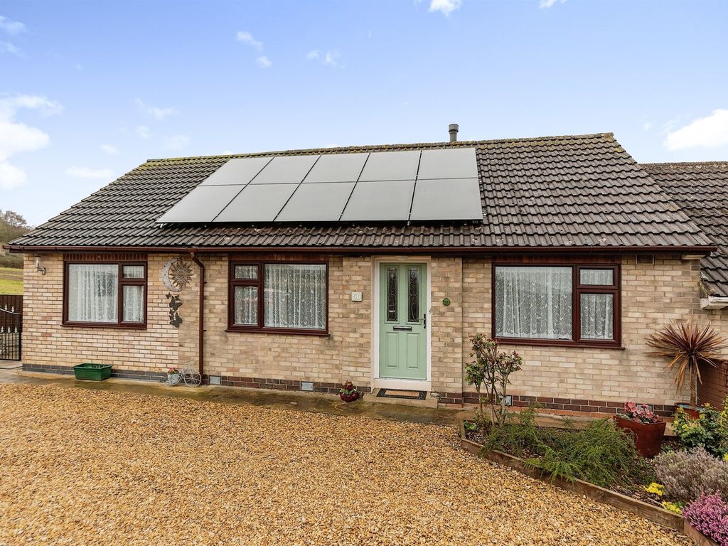 3 bed semidetached bungalow for sale in Swine Hill, Harlaxton