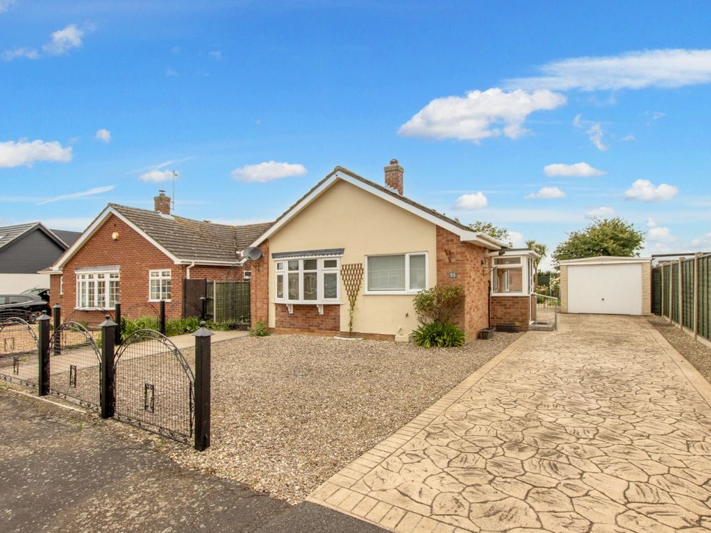 3 bed detached bungalow for sale in Marram Way, Heacham, King's Lynn