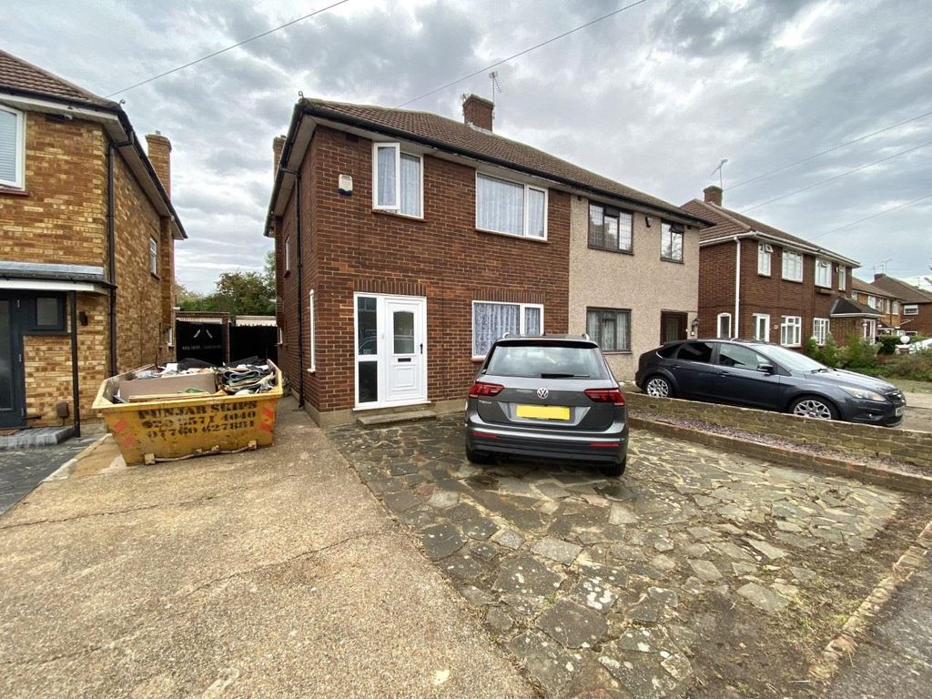 3 bed semidetached house for sale in Grosvenor Avenue, Hayes UB4 Zoopla