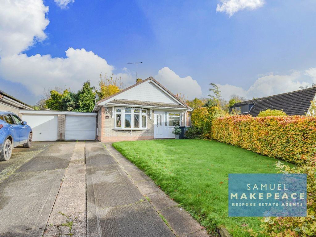 2 bed bungalow for sale in Maple Place, Rode Heath, Cheshire ST7, £