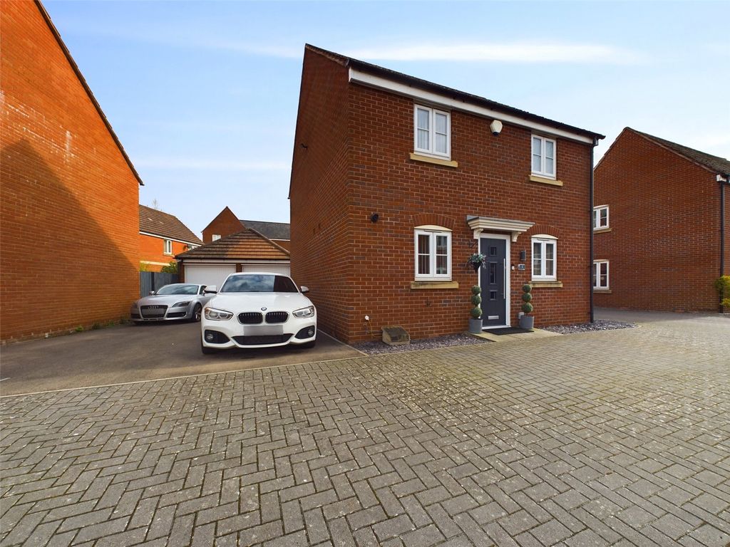 3 bed detached house for sale in Drydock Way, Hempsted, Gloucester