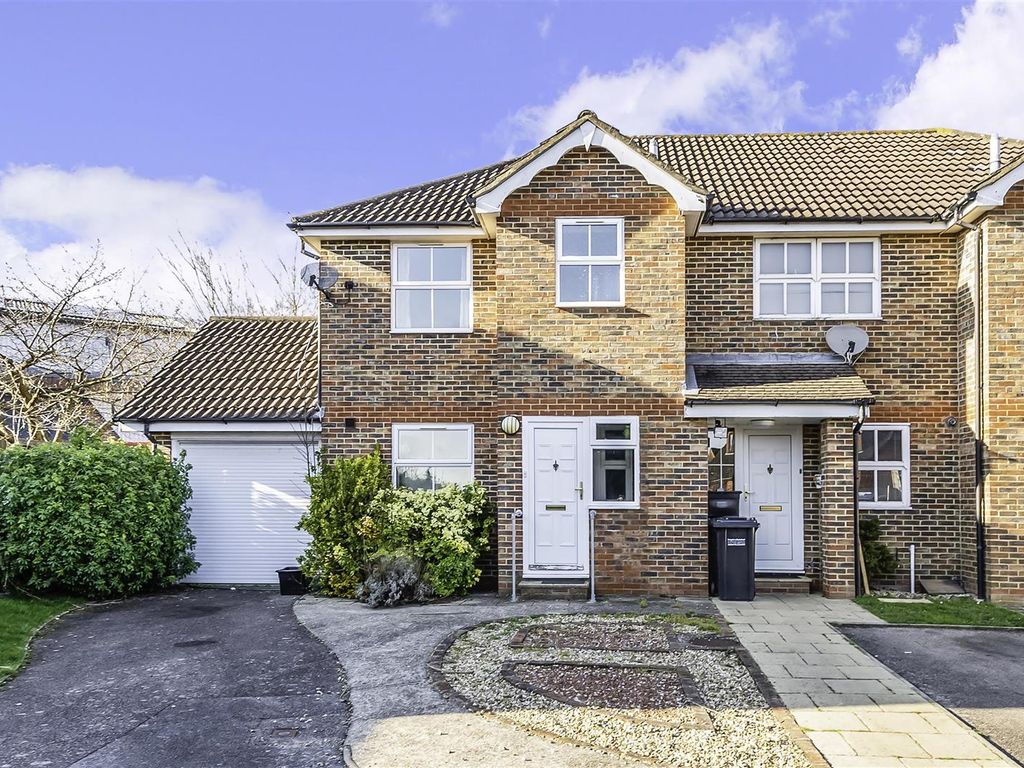 3 bed terraced house for sale in Regent Close, Merstham RH1 Zoopla
