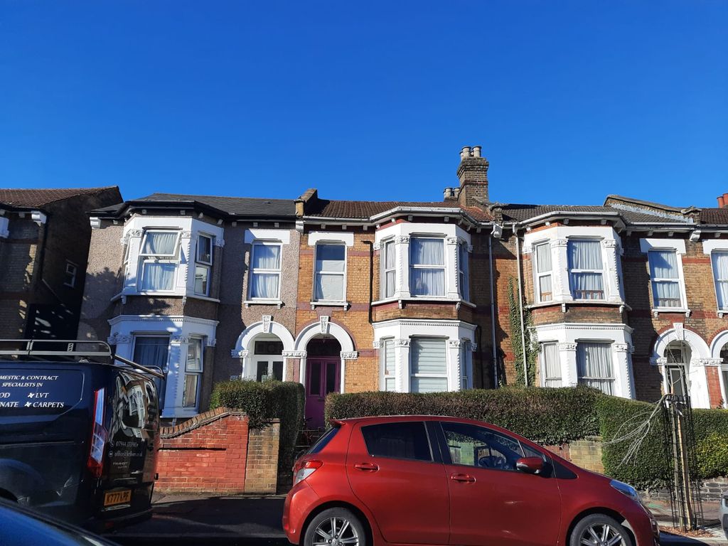 7 bed terraced house for sale in Paget Road, London N16, £1,350,000