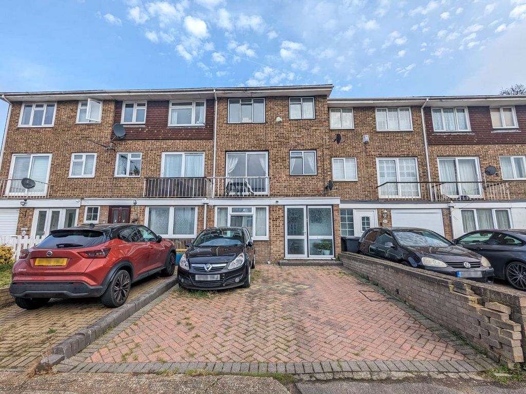 5 bed terraced house for sale in Belgravia Gardens, Bromley BR1, £
