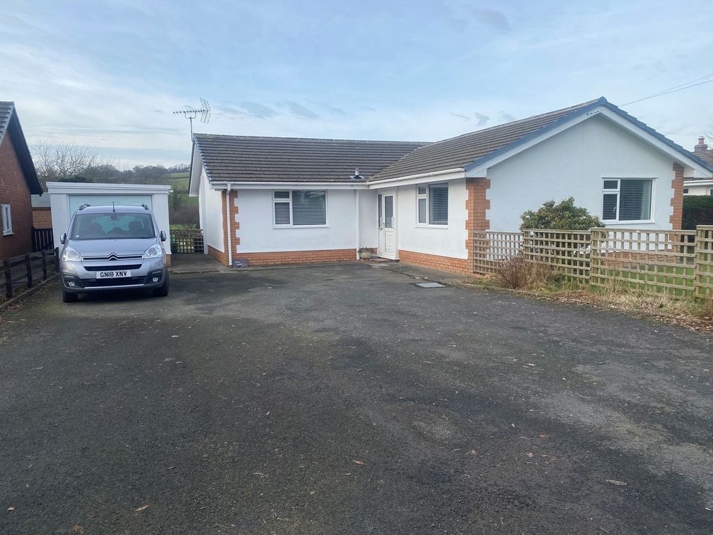 3 bed detached bungalow for sale in Cellan, Lampeter SA48, £260,000