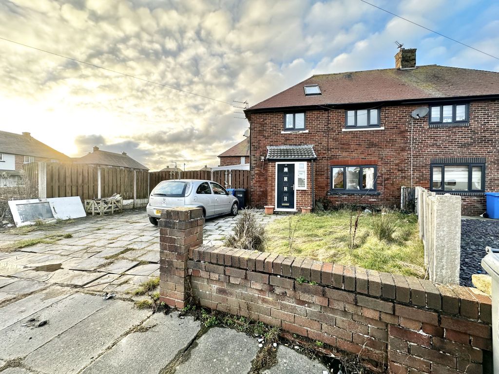 4 bed semidetached house for sale in Egremont Avenue, Cleveleys FY5, £