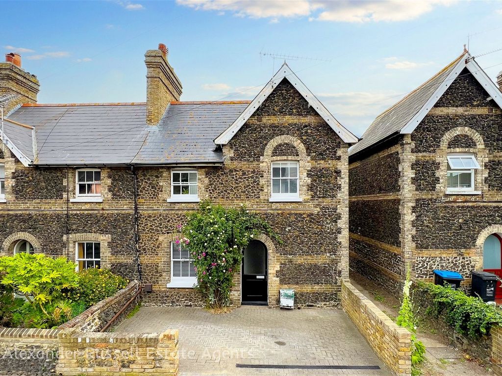 2 bed end terrace house for sale in Linksfield Road, WestgateOnSea