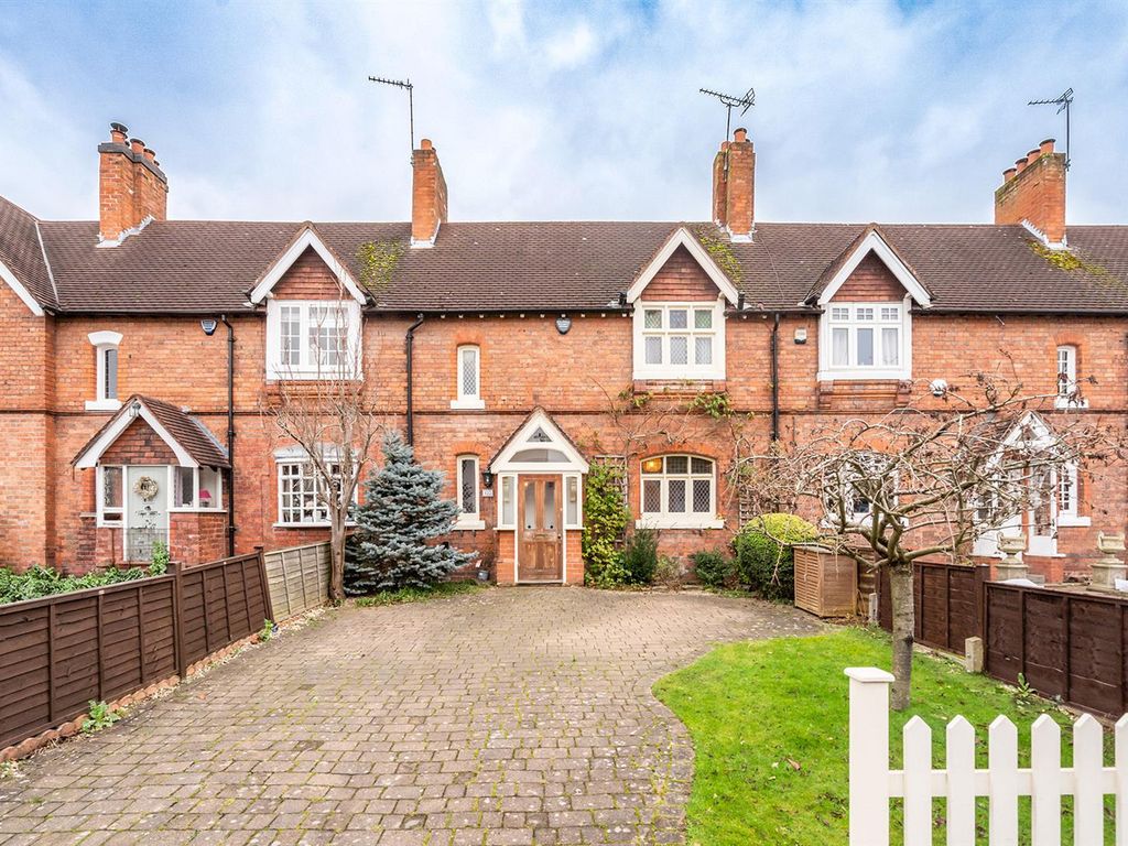3 bed terraced house for sale in Green Road, Solihull B92, £365,000 Zoopla