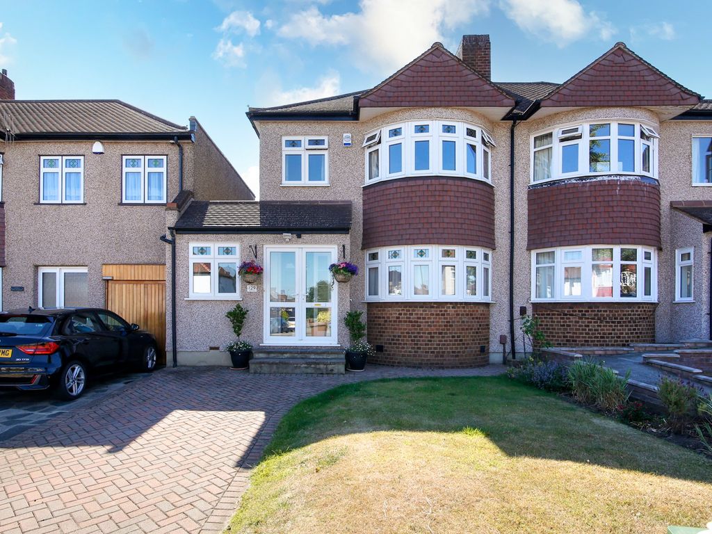 4 bed semidetached house for sale in Wren Road, Sidcup DA14 Zoopla
