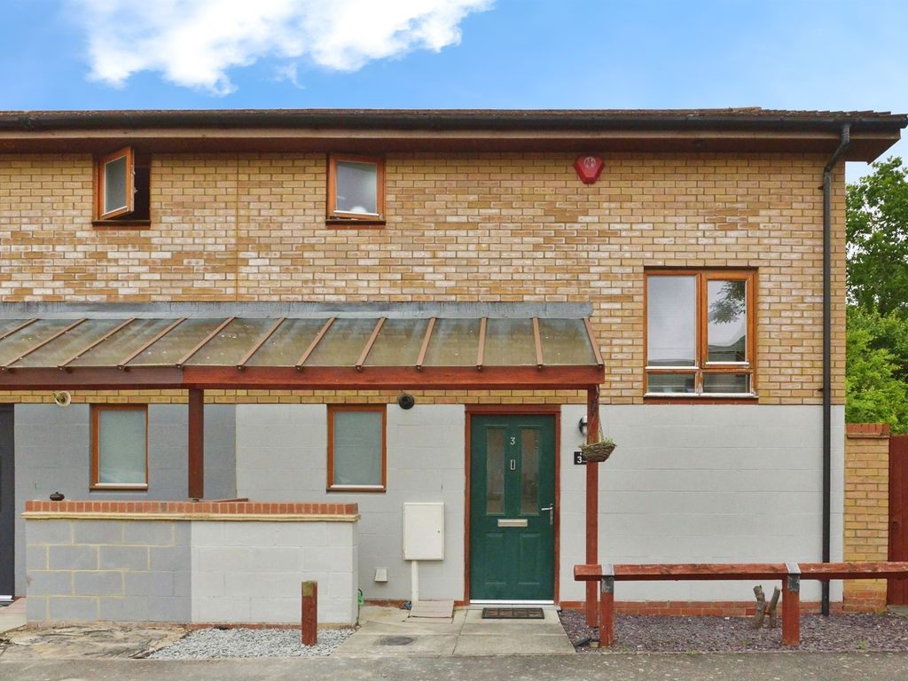 2 bed semidetached house for sale in Kramer Court, Grange Farm, Milton