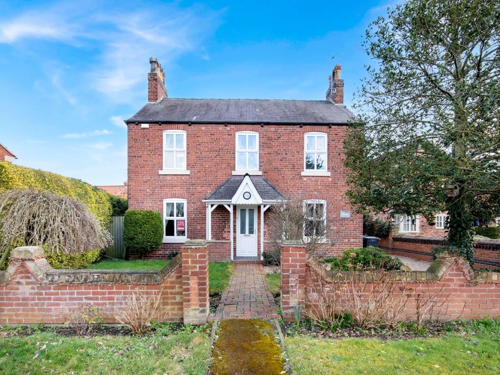 3 bed detached house for sale in Old Bawtry Road, Finningley, Doncaster