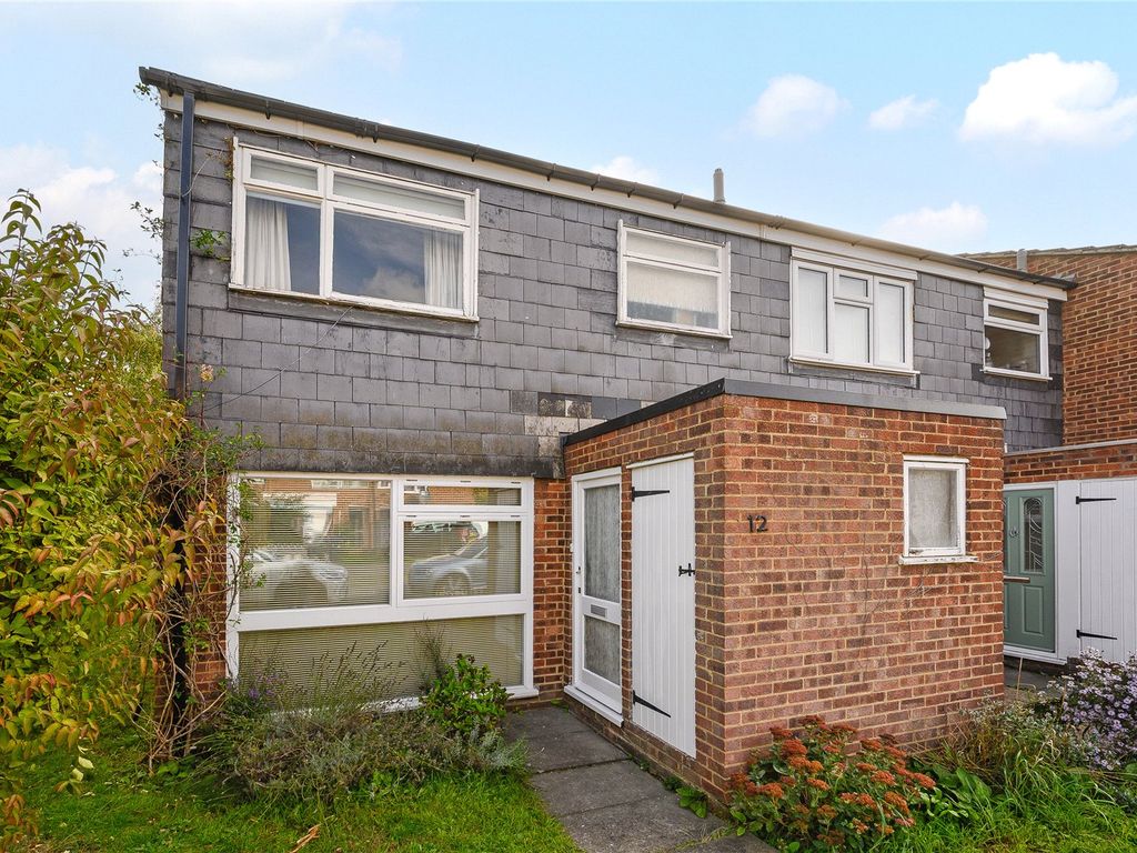 3 bed end terrace house for sale in Dumbleton Close, Kingston Upon
