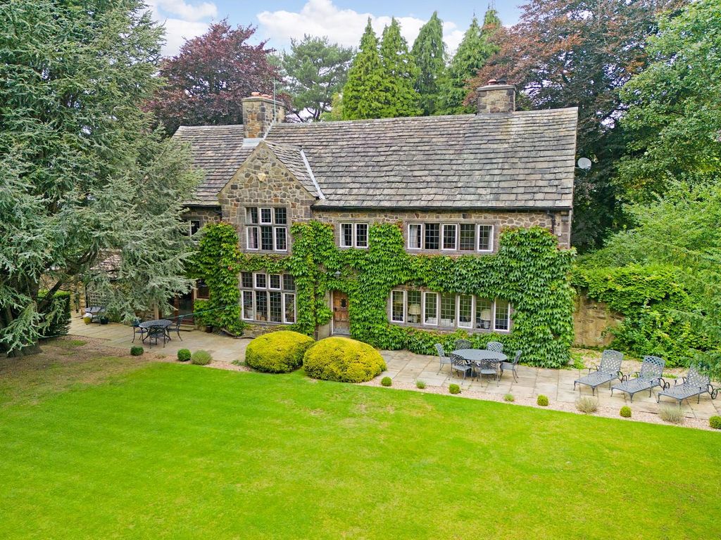 4 bed detached house for sale in Gilstead Lane, Gilstead, Bingley BD16