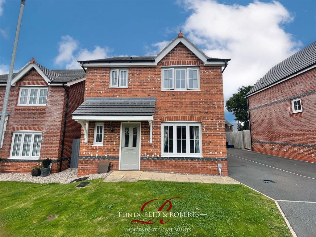 3 bed detached house for sale in Cwrt Cynllo, Oakenholt, Flint CH6, £