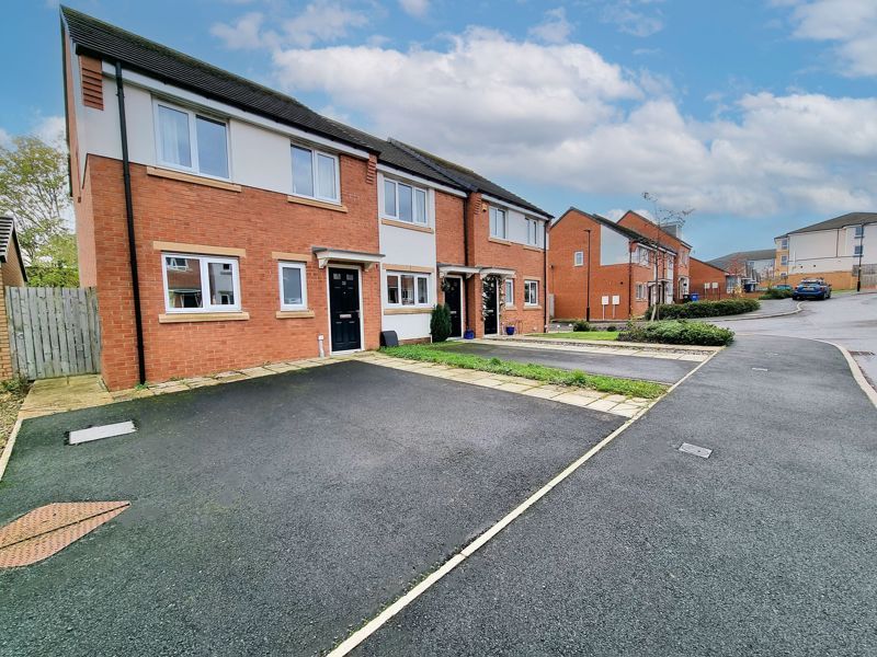 3 bed terraced house for sale in Vallum Place, Throckley, Newcastle