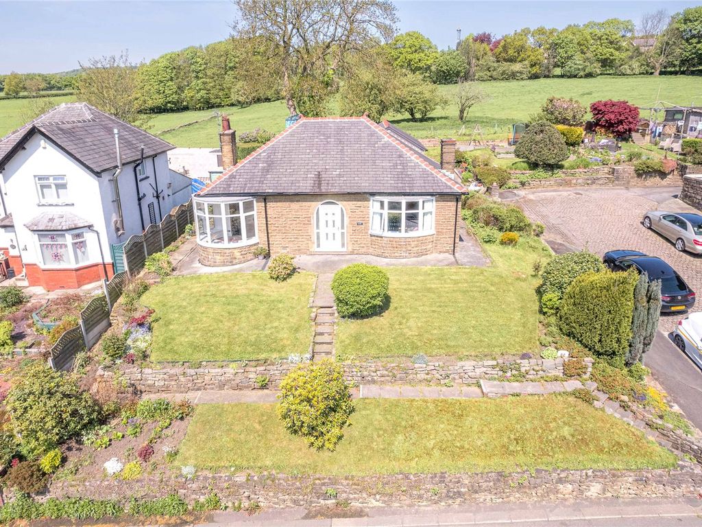 2 bed bungalow for sale in Blackburn Road, Padiham, Burnley, Lancashire