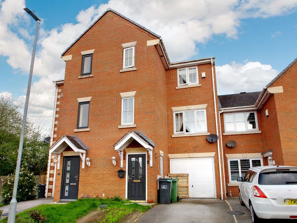 4 bed terraced house for sale in Kiln Avenue, Mirfield WF14 Zoopla