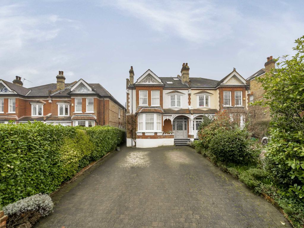 5 bed semidetached house for sale in Torrington Park, London N12, £