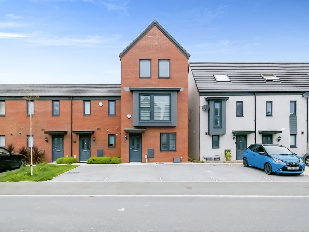 4 bed town house for sale in Ffordd Y Dociau, Barry CF62 Zoopla