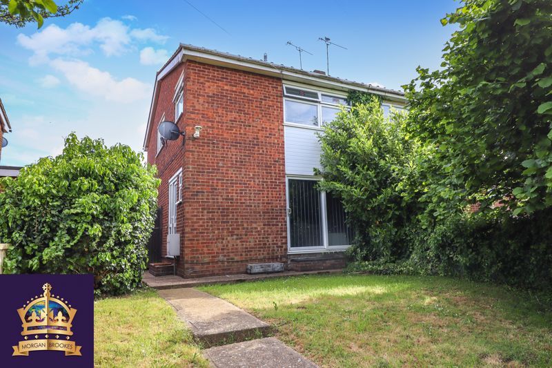 3 bed semidetached house for sale in Stella Maris Close, Canvey Island