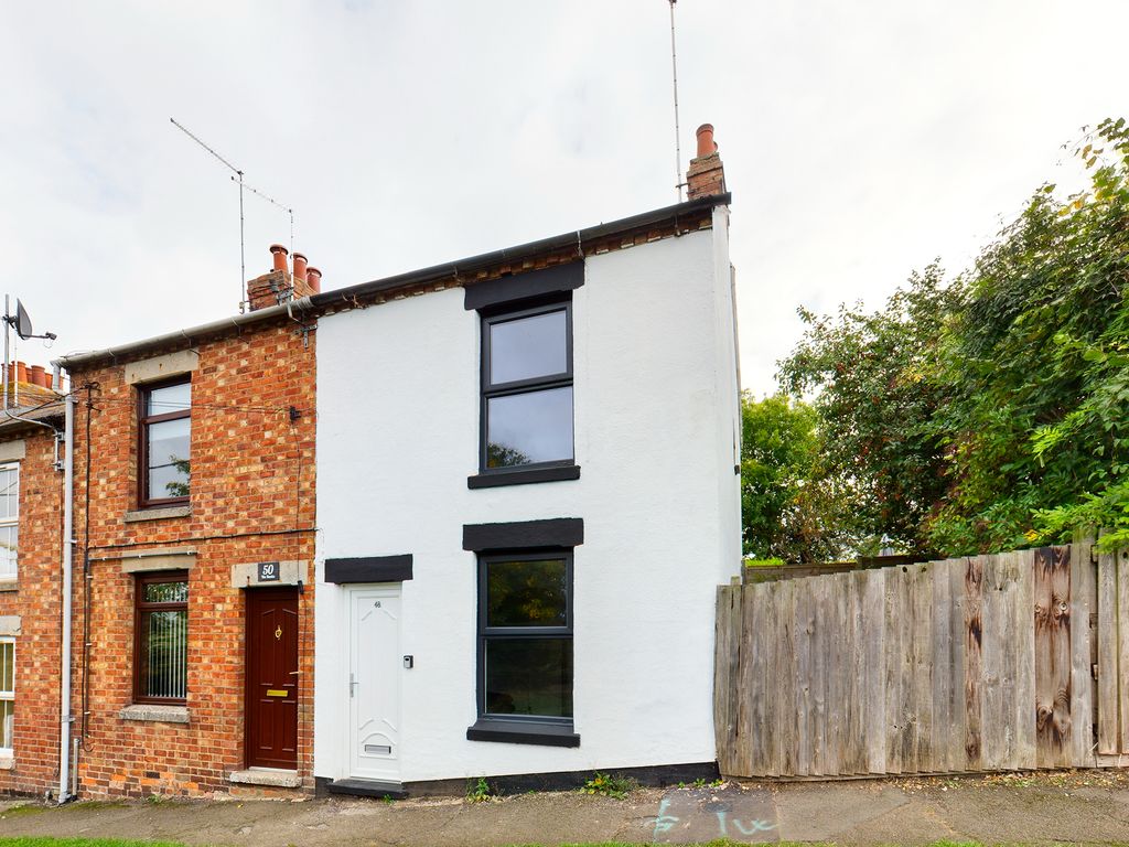 2 bed end terrace house for sale in The Banks, Long Buckby, Northampton