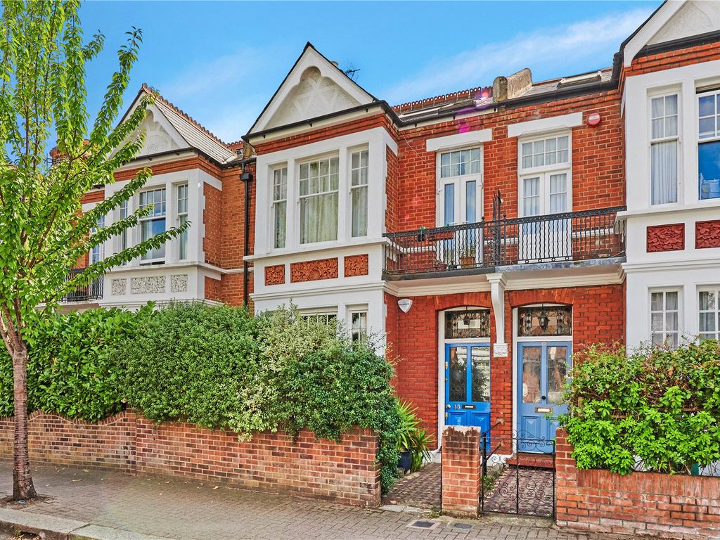 4 bed terraced house to rent in Chelverton Road, Putney, London SW15