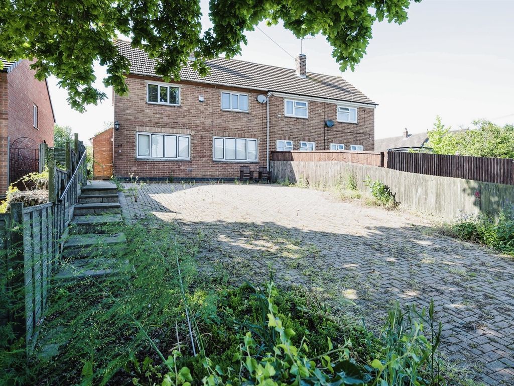 3 bed semidetached house for sale in Hyde Road, Roade, Northampton NN7