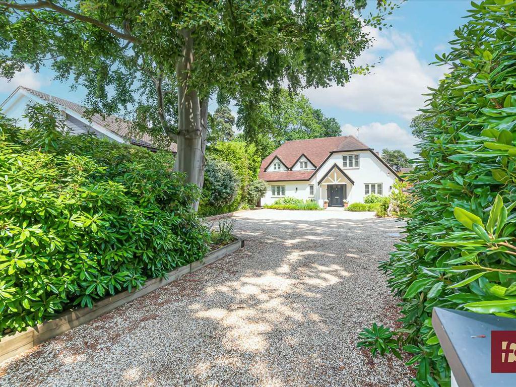 5 bed detached house for sale in The Avenue, Crowthorne RG45 Zoopla
