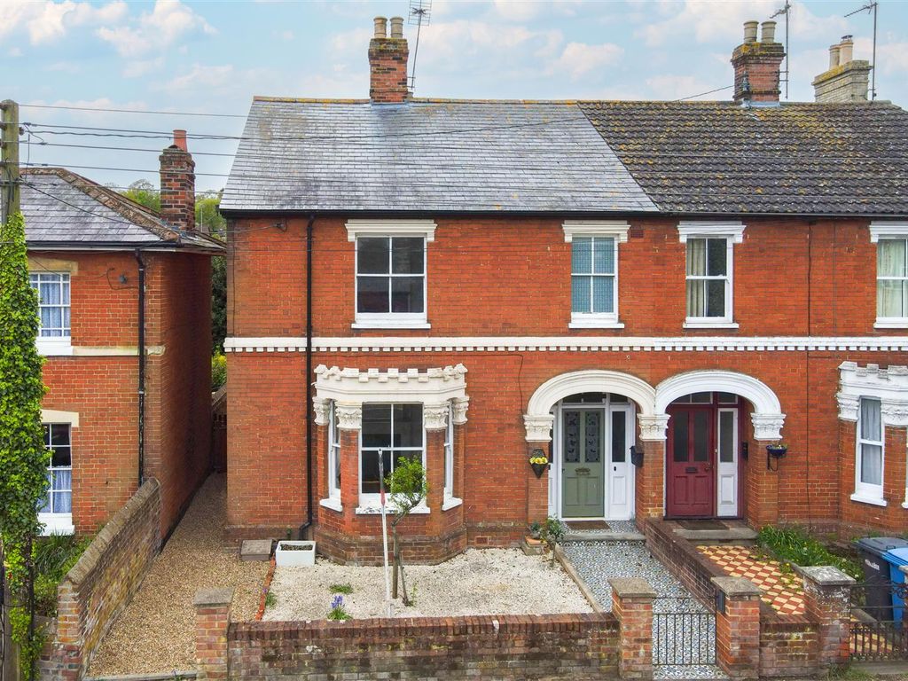 4 bed semidetached house for sale in Gallows Hill, Hadleigh, Ipswich