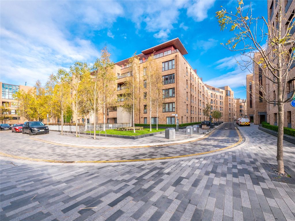 4/11 Mcewan Square, Edinburgh, Midlothian EH3  