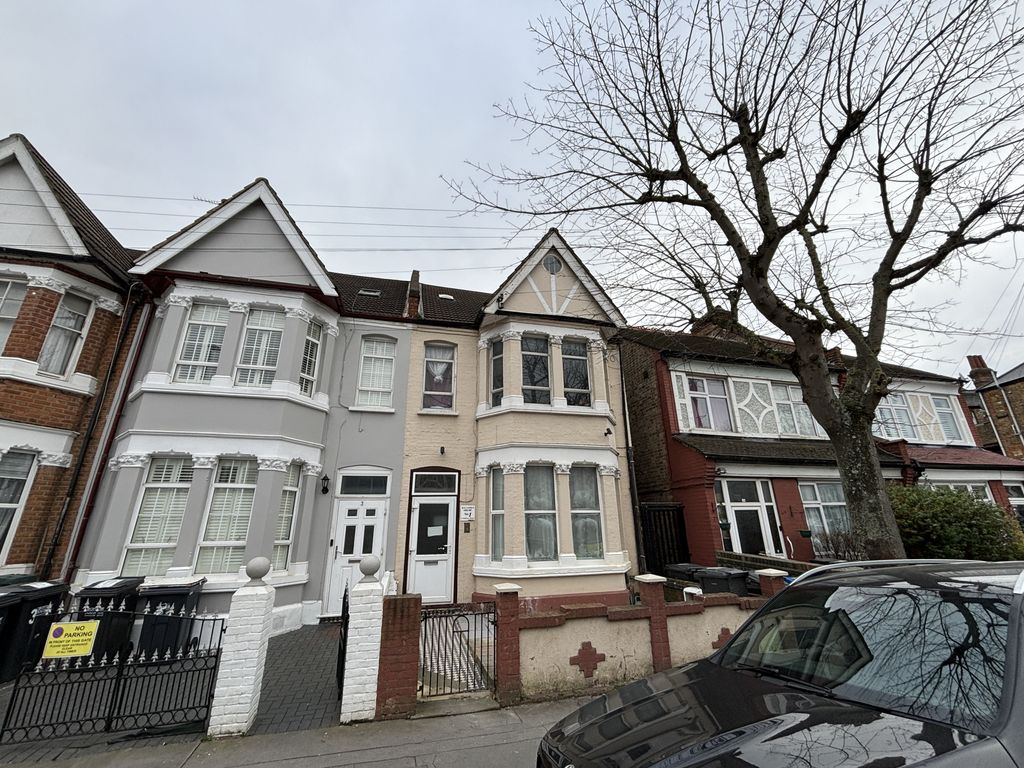 3 bed property for sale in 1 Langdale Road, Thornton Heath, Greater