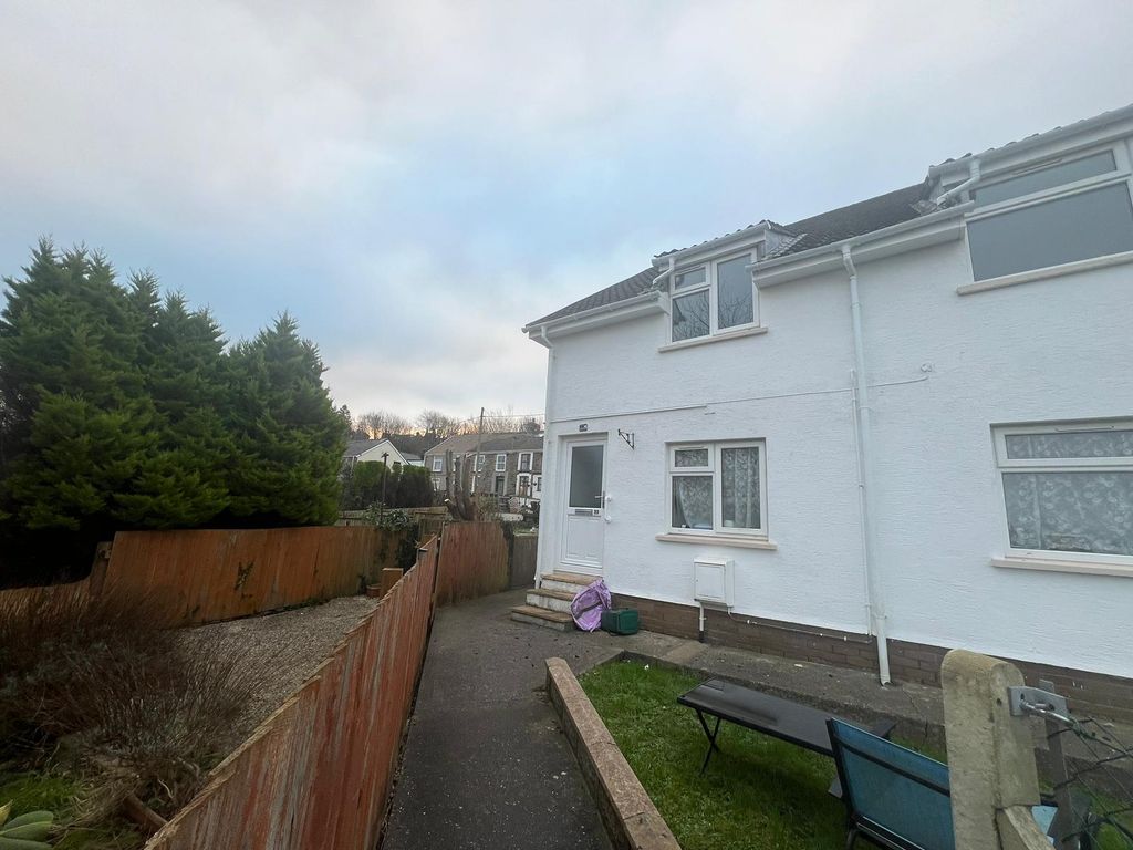 2 bed flat to rent in Maes Yr Haf, Penclawdd, Swansea SA4, £795 pcm