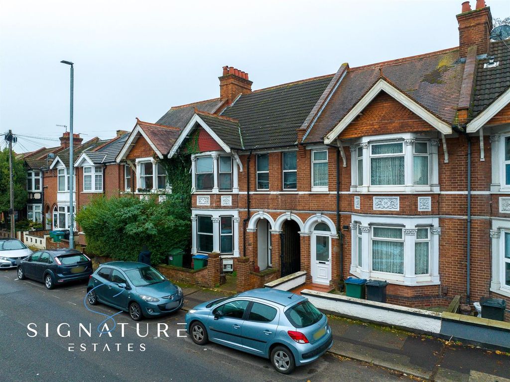 6 bed terraced house for sale in Whippendell Road, Watford WD18, Sale