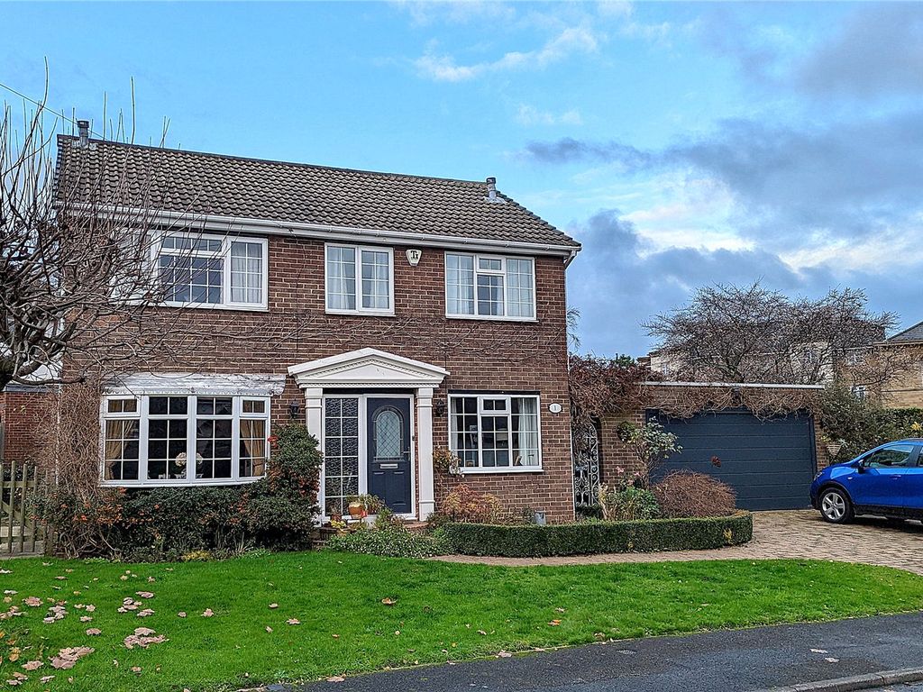 4 bed detached house for sale in Lodge Drive, Mirfield, West Yorkshire