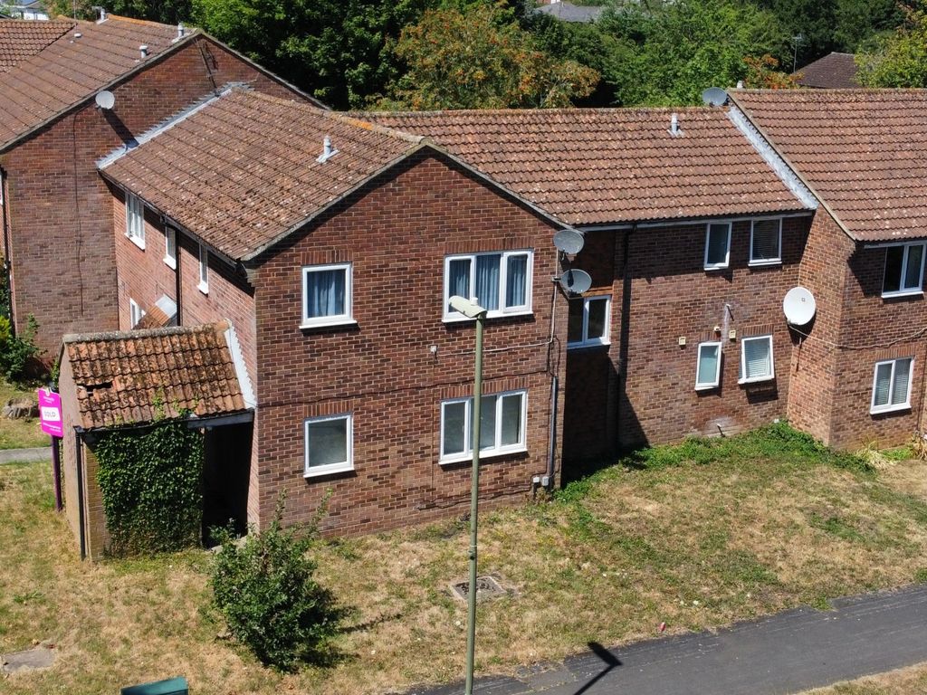 Studio for sale in Tewkesbury Close, Basingstoke, Hampshire RG24 Zoopla