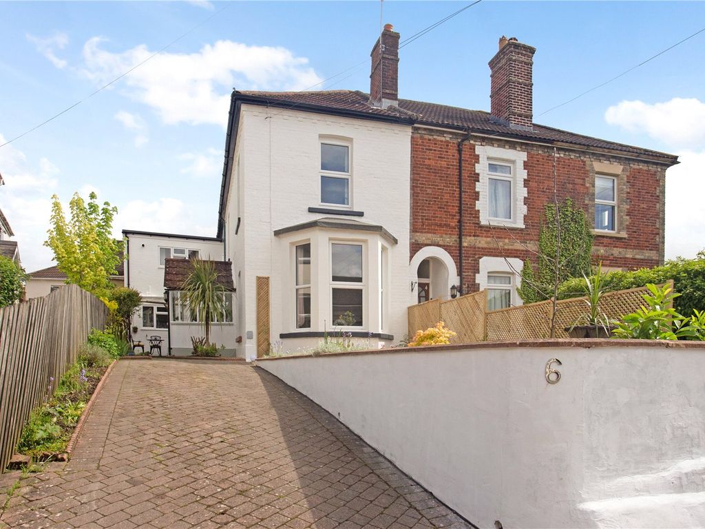 3 bed end terrace house for sale in Hartington Road, Salisbury SP2, £