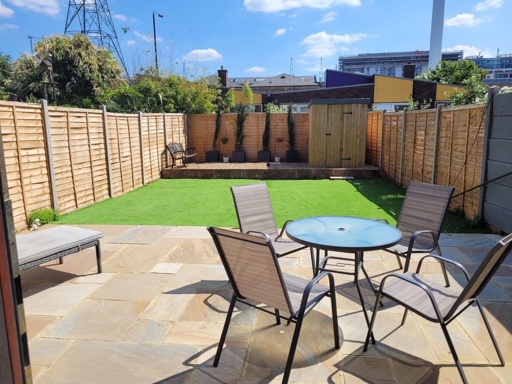 3 bed terraced house for sale in Custom House, London E16, £524,500