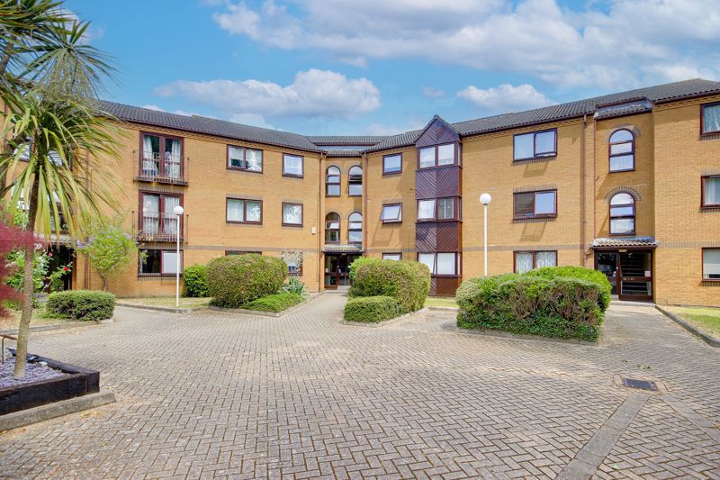 1 bed flat for sale in Westgate Court, Waltham Cross EN8 Zoopla