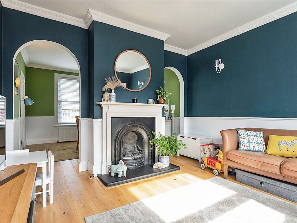 3 bed cottage for sale in Bourne Road, Merstham, Redhill, Surrey RH1, £