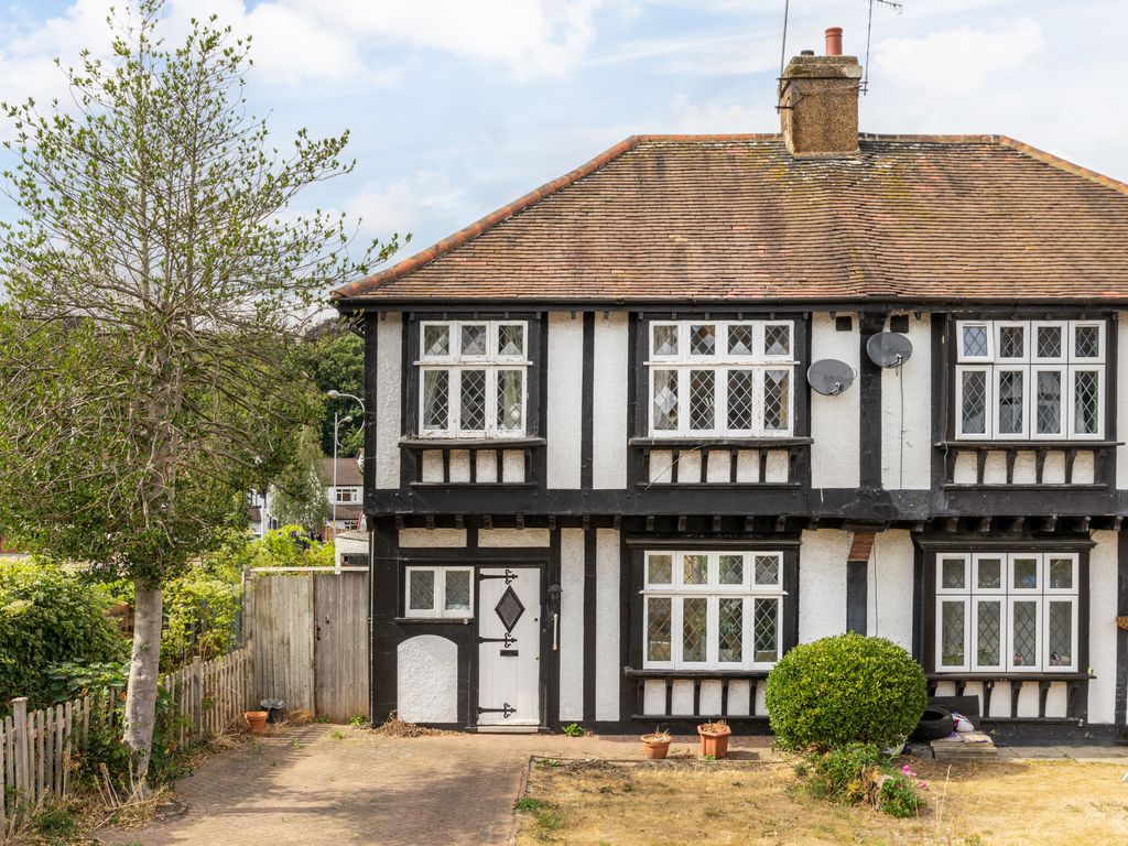 3 bed semidetached house for sale in Windermere Road, Coulsdon CR5