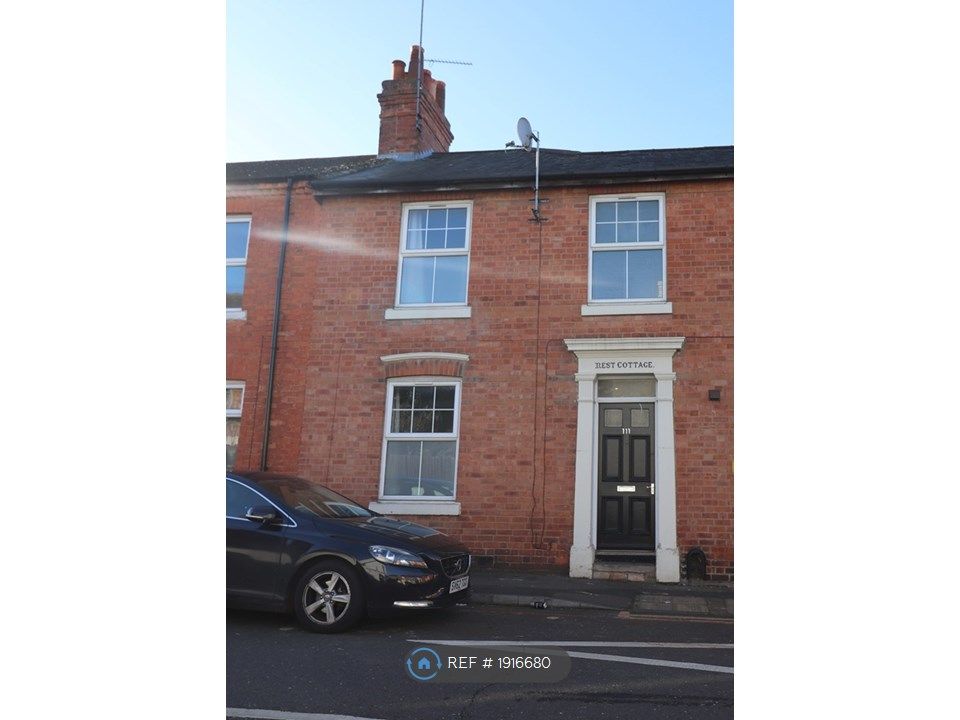 3 bed terraced house to rent in Byron Street, Northampton NN2, £1,300