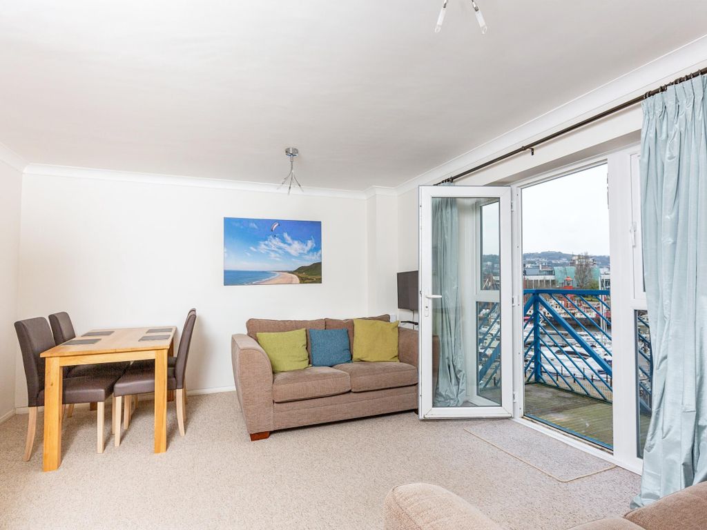 2 bed flat to rent in Trawler Road, Maritime Quarter, Swansea SA1, £