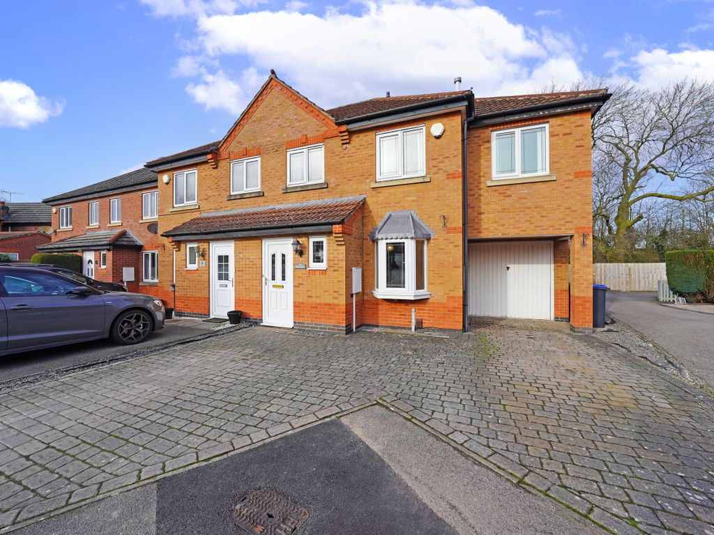 4 bed semidetached house for sale in Poppy Close, Groby, Leicester